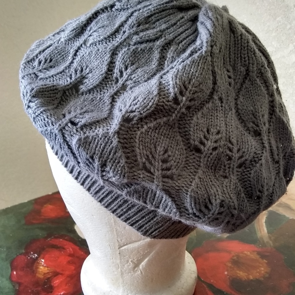 Knitted Baret Beanie Hat